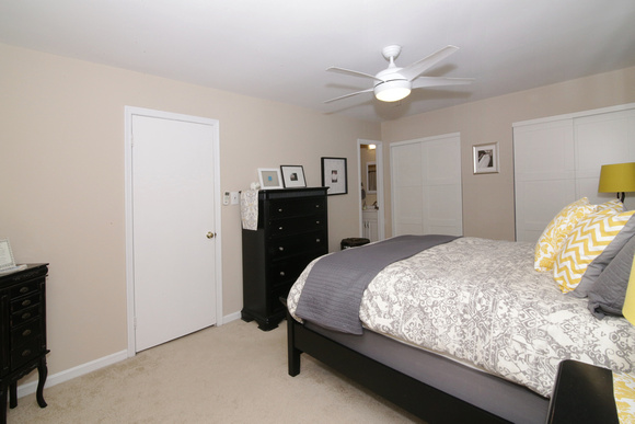 Master Bedroom - view2