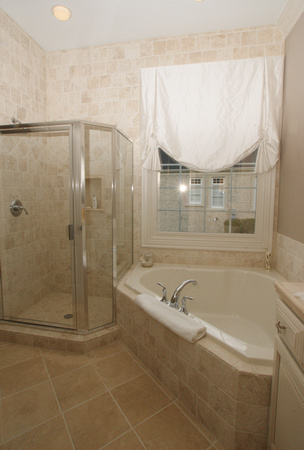2nd Full Bath Tub & Shower