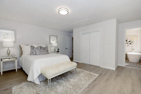 Primary Bedroom (on ML) - 3