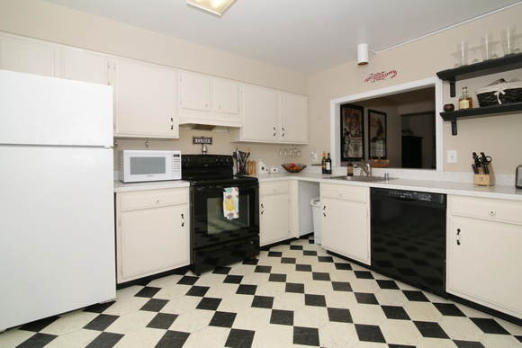 Kitchen - view 2